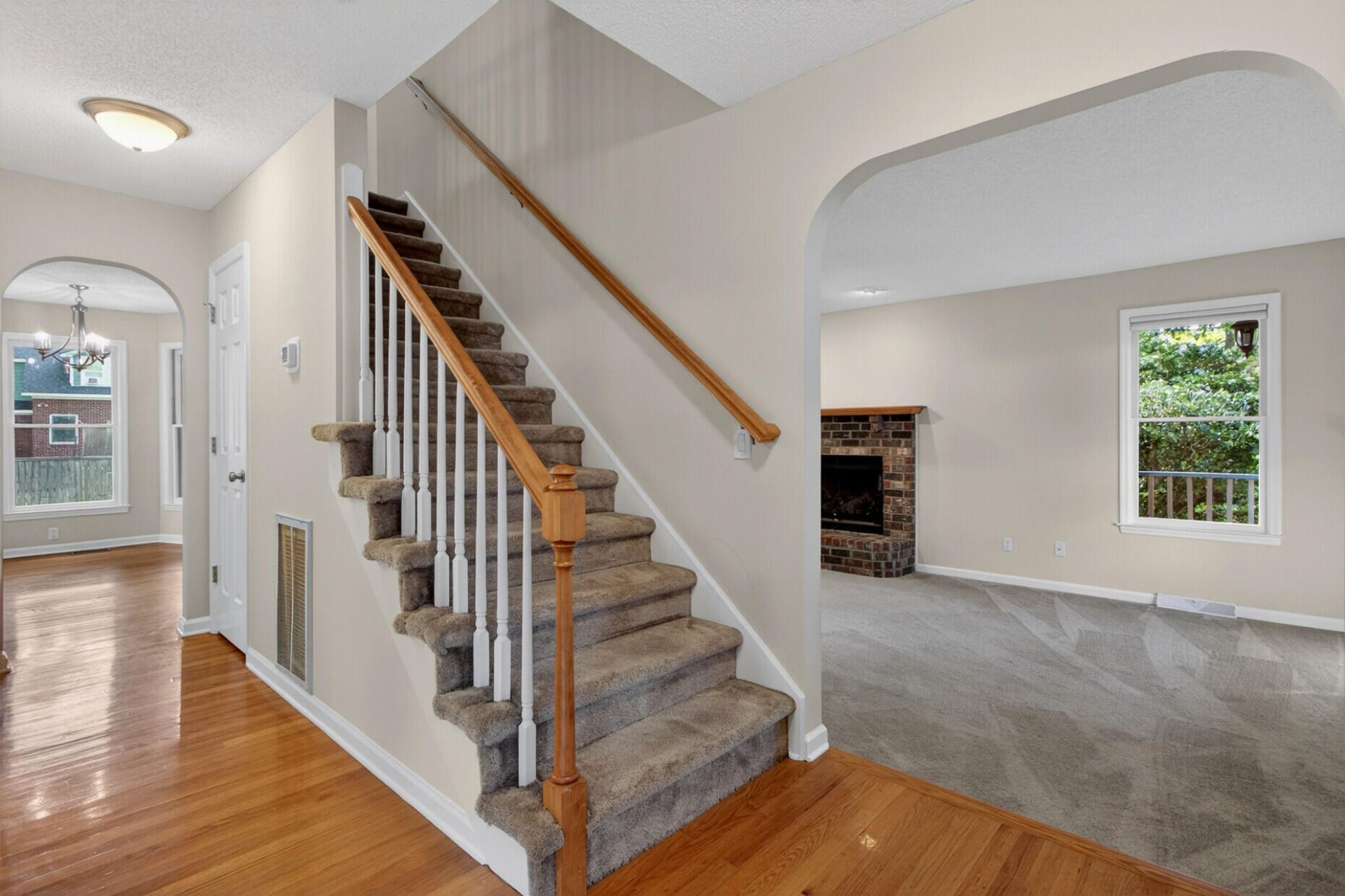 200 Loch Lomond Street Photo 24