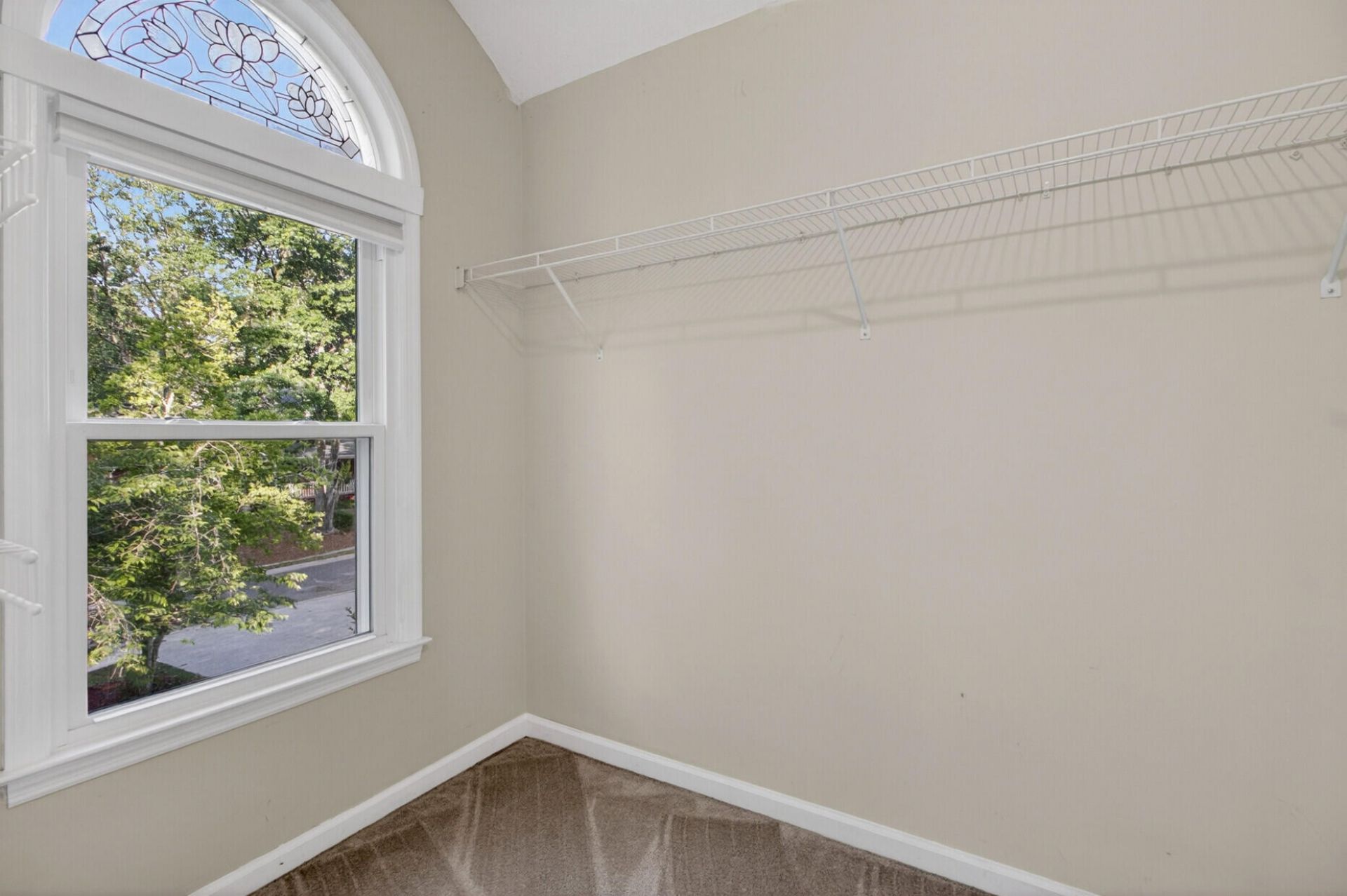 200 Loch Lomond Street Photo 28