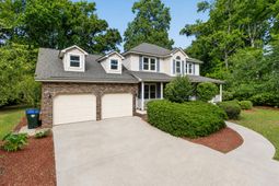 200 Loch Lomond Street photo 4