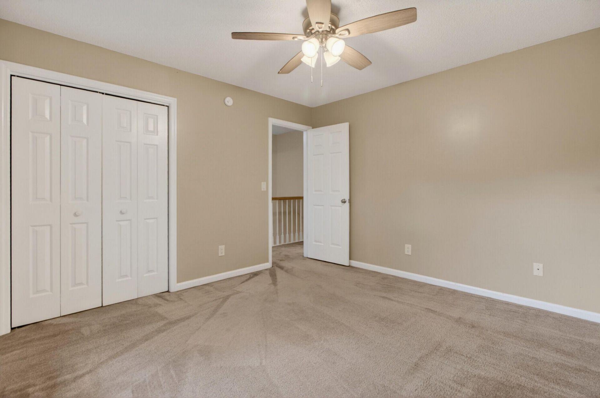 200 Loch Lomond Street Photo 32