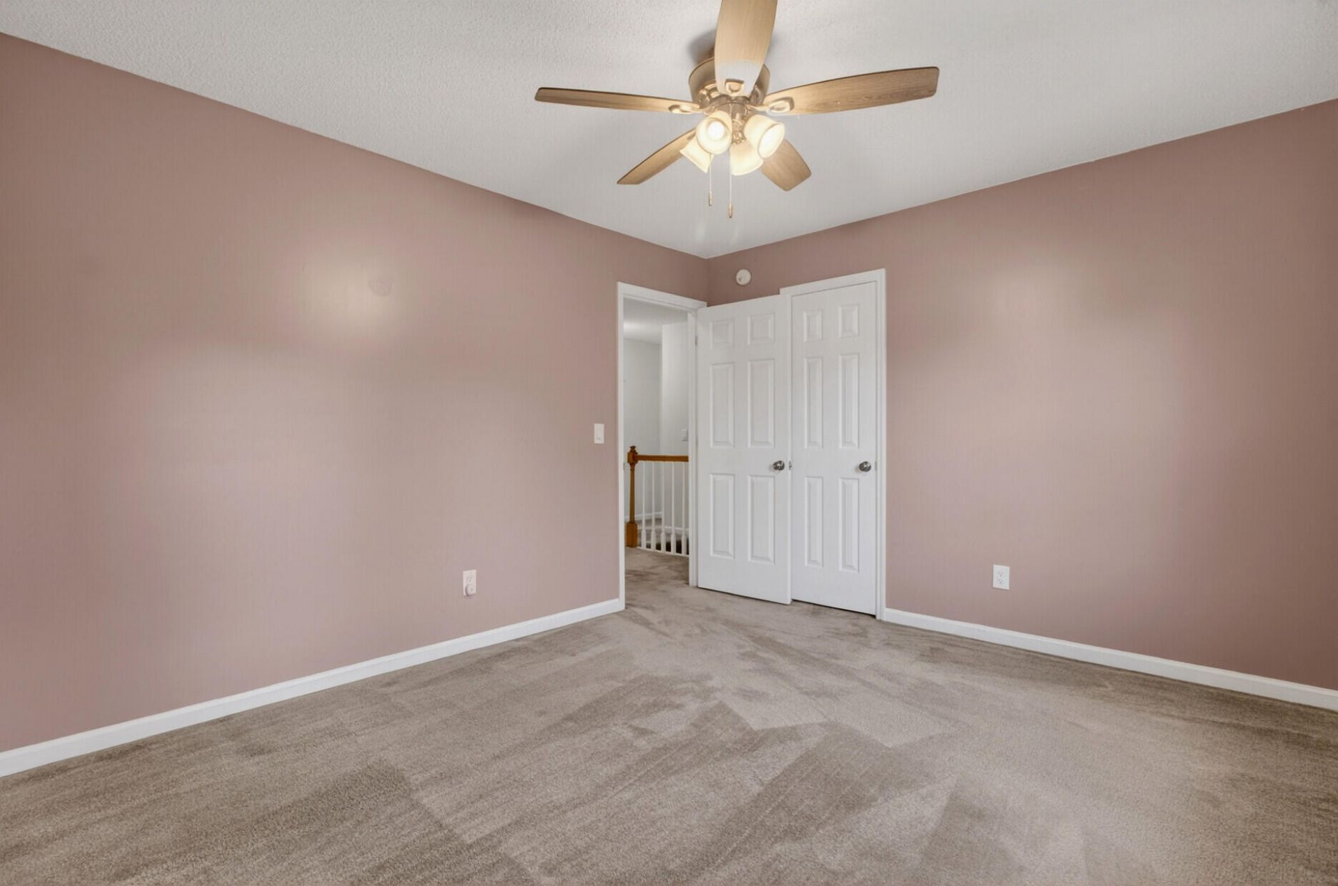 200 Loch Lomond Street Photo 35