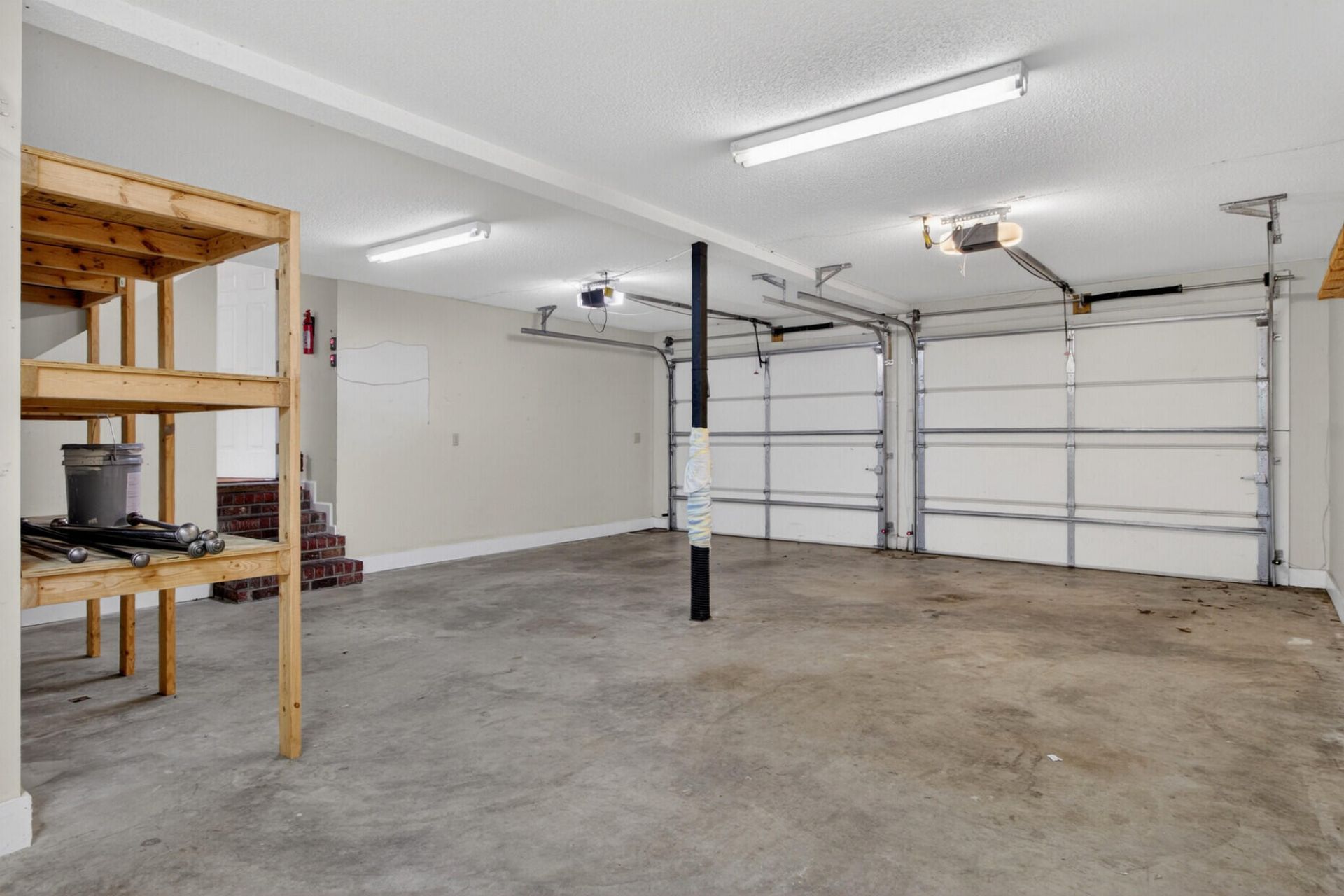200 Loch Lomond Street Photo 37