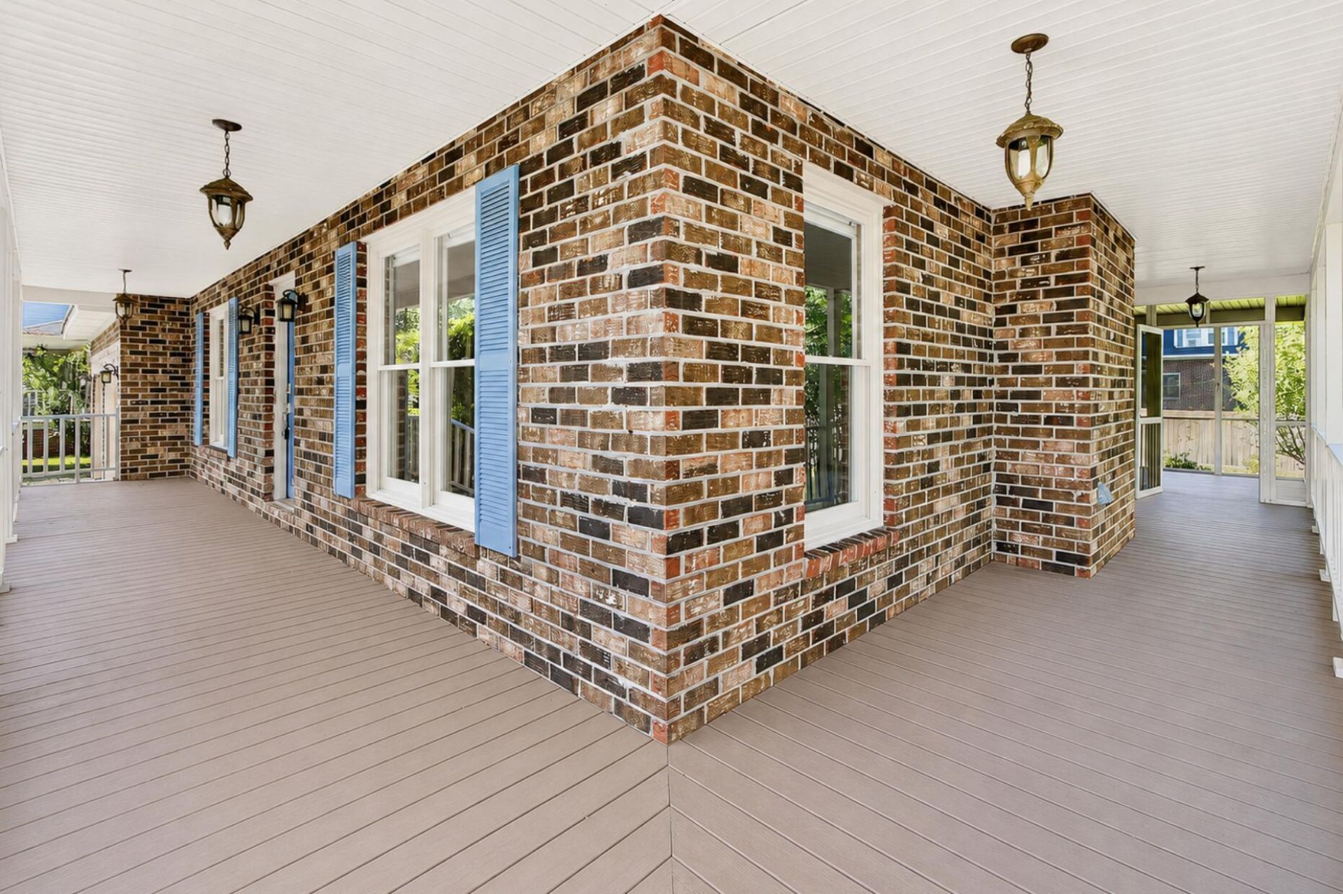 200 Loch Lomond Street Photo 38
