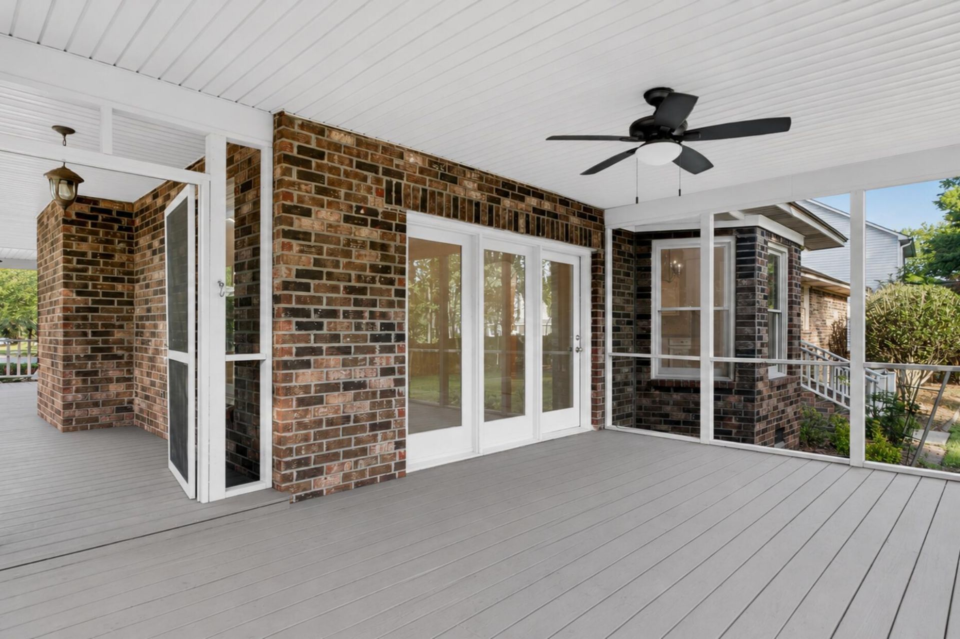 200 Loch Lomond Street Photo 40