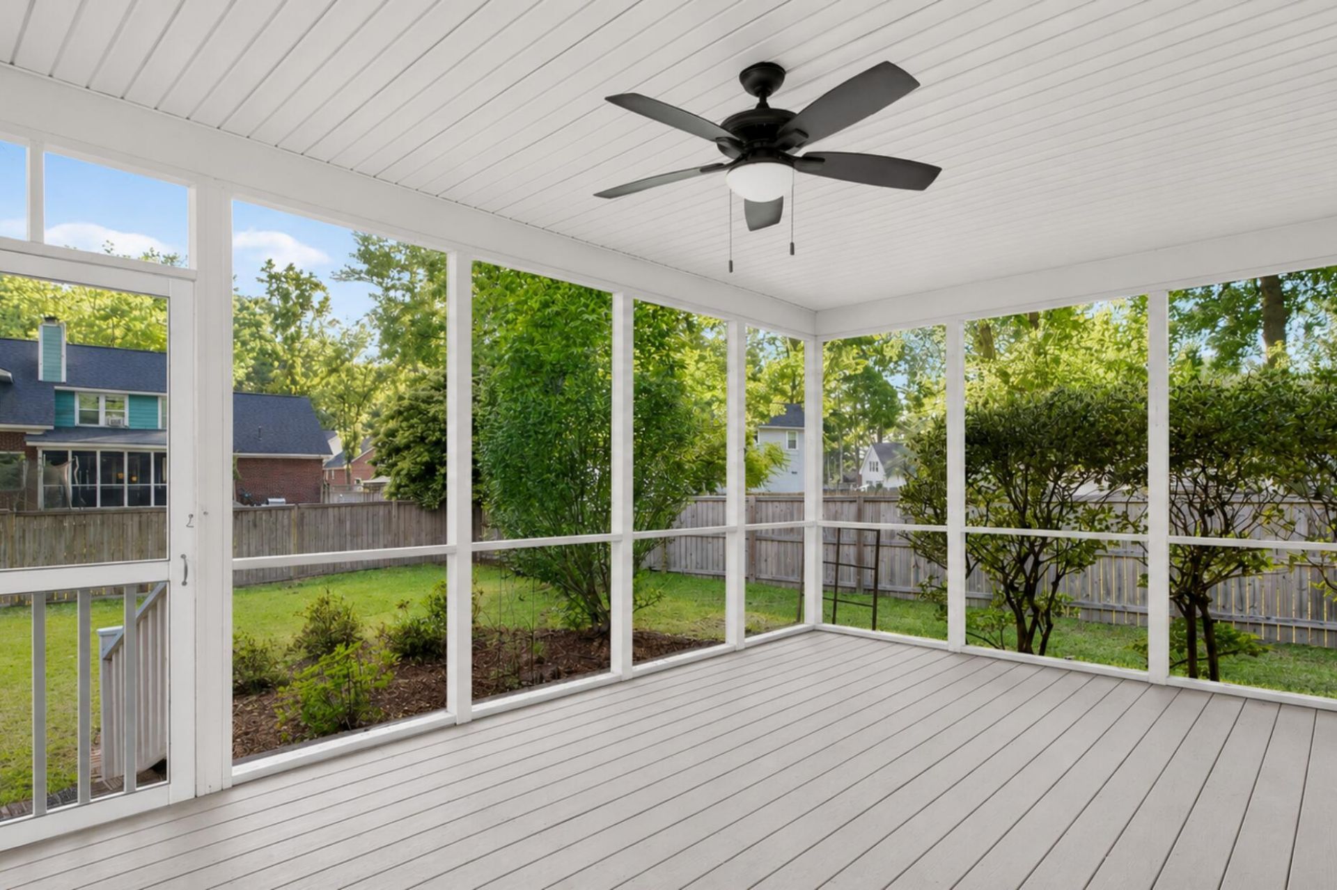 200 Loch Lomond Street Photo 41