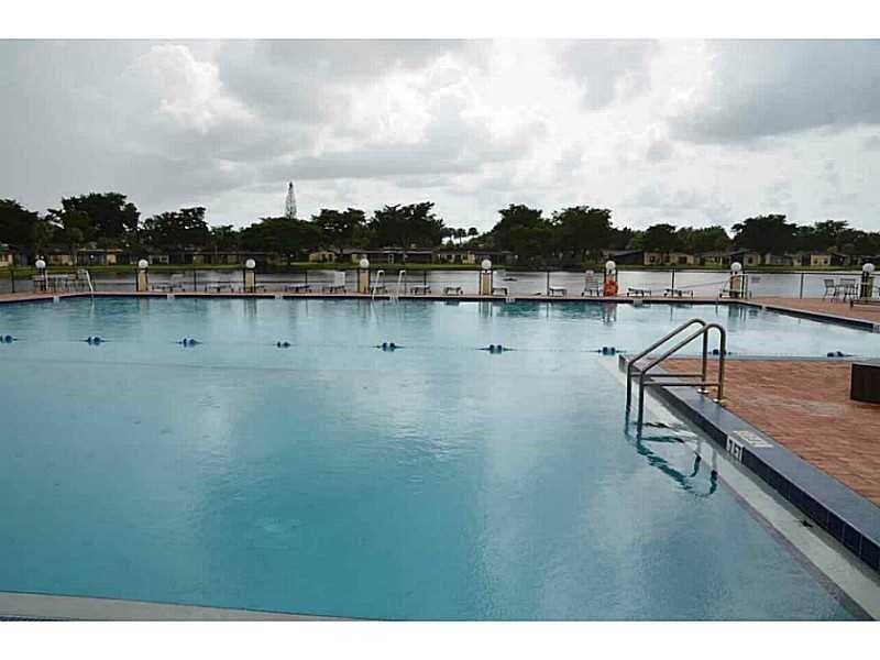 151 Berkley Road, Unit 309, Hollywood, FL 33024 Photo