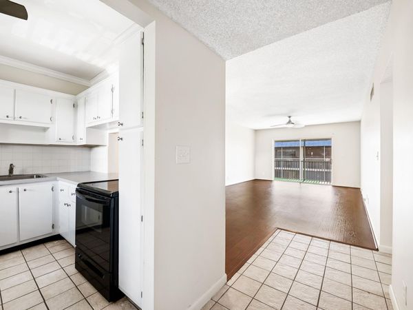 2980 Riverside Drive, Unit 324-3, Coral Springs, FL 33065
