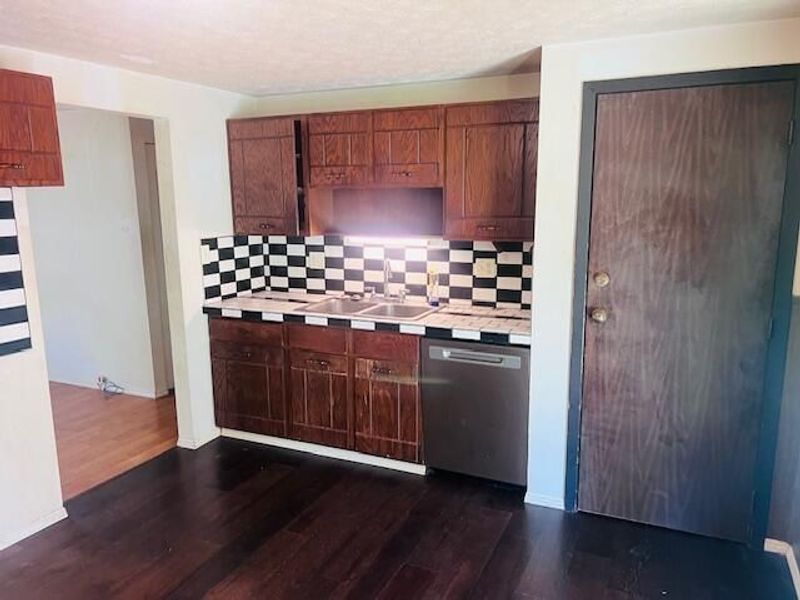 1684 Hollow Run Drive , Columbus, OH 43223 Photo 6