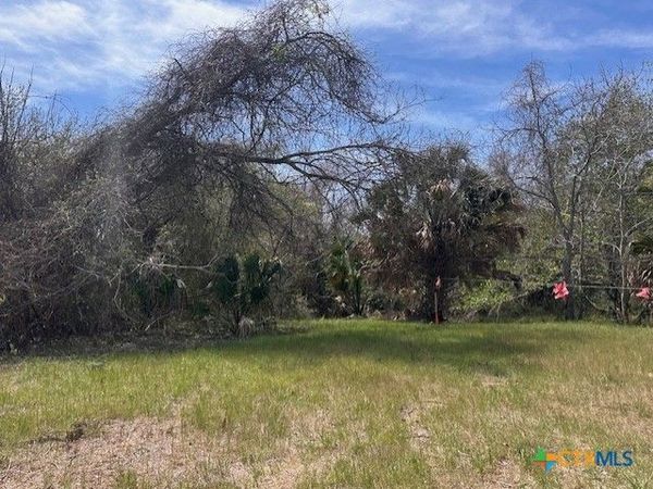271 W Fm 884 , Goliad, TX 77963