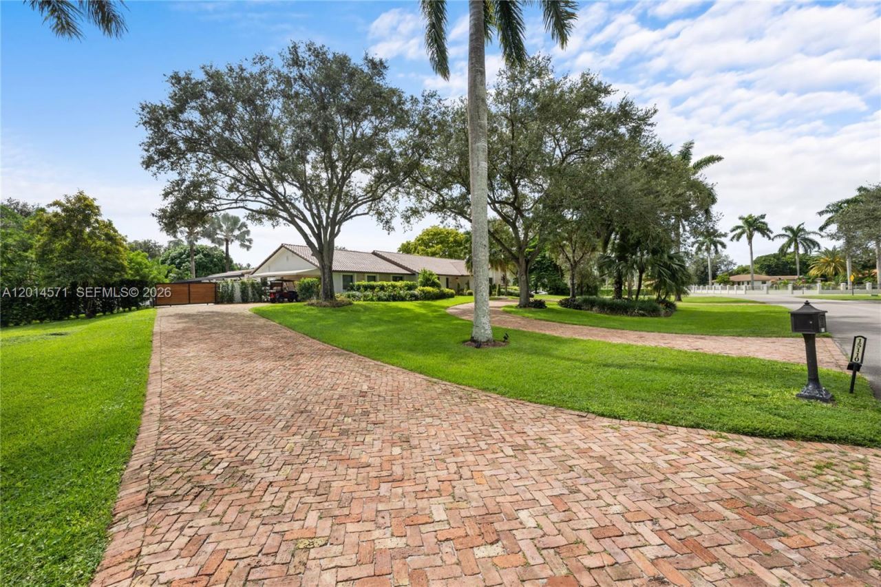 15110 N Saxon Cir, Southwest Ranches, FL 33331 Photo