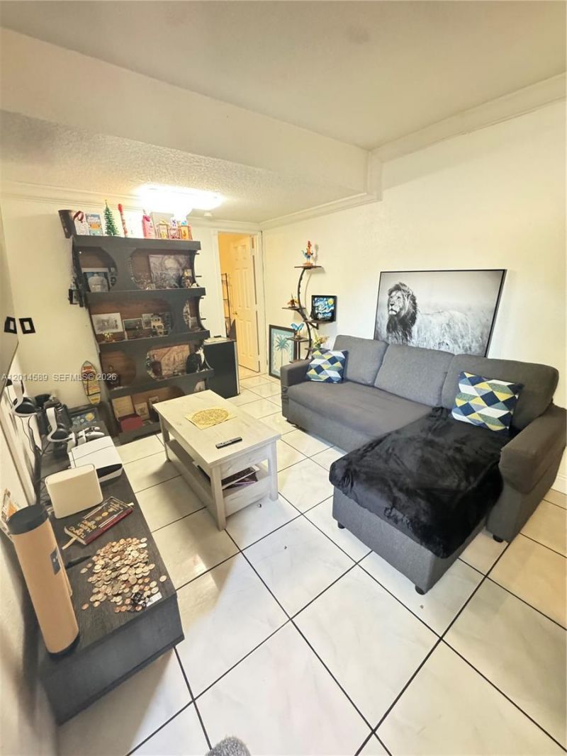 1314 W 77th St, Hialeah, FL 33014 Photo