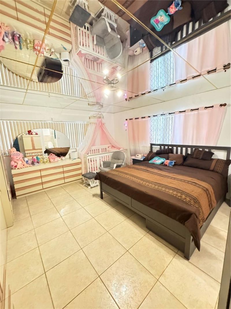 1314 W 77th St, Hialeah, FL 33014 Photo
