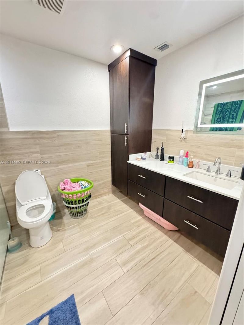 1314 W 77th St, Hialeah, FL 33014 Photo