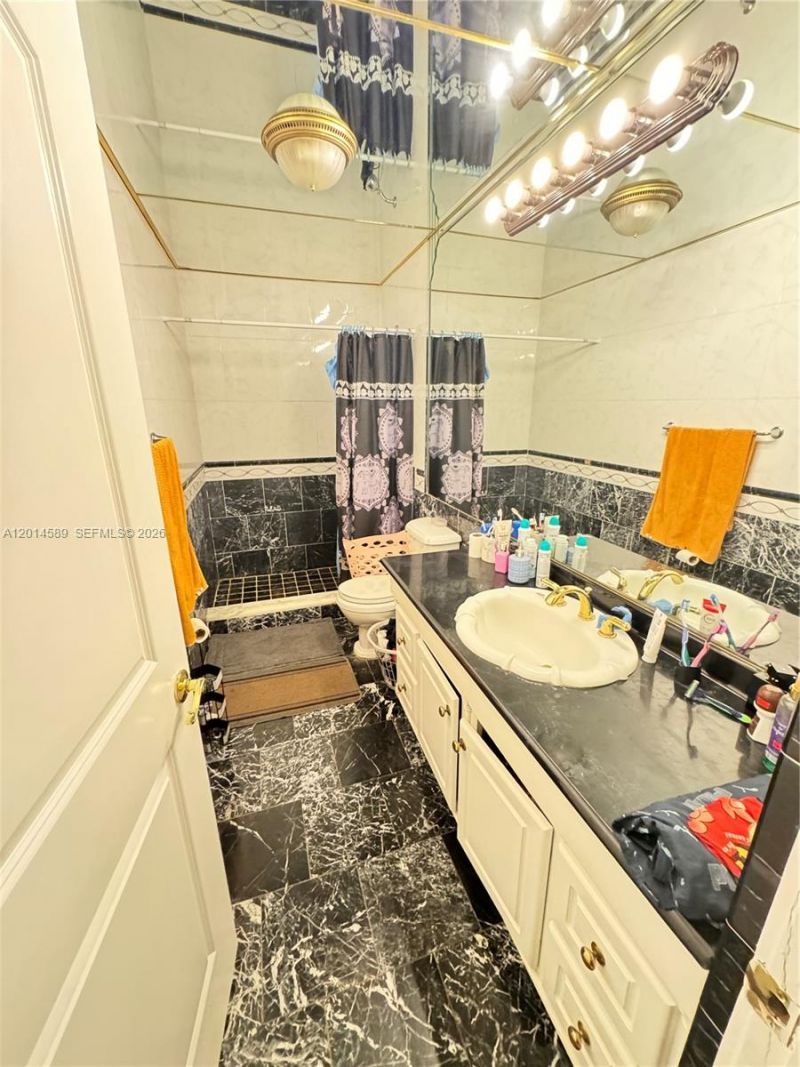 1314 W 77th St, Hialeah, FL 33014 Photo