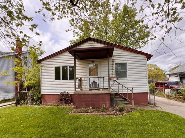 22095 Elmwood Avenue, Eastpointe, MI 48021