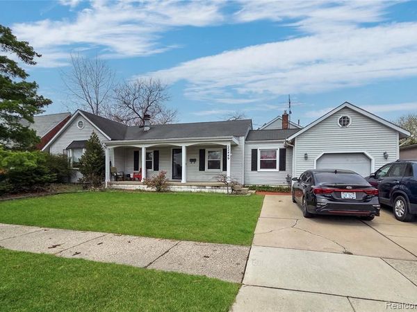 22449 Marine Avenue, Eastpointe, MI 48021
