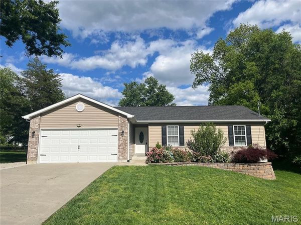 64 David Drive , St Charles, MO 63304