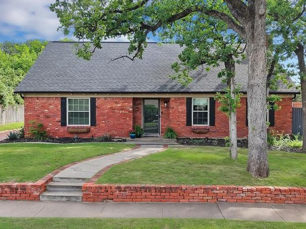 1710 Hilltop Lane, Pantego, TX 76013