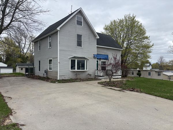 206 E 6th, Marion, MI 49665