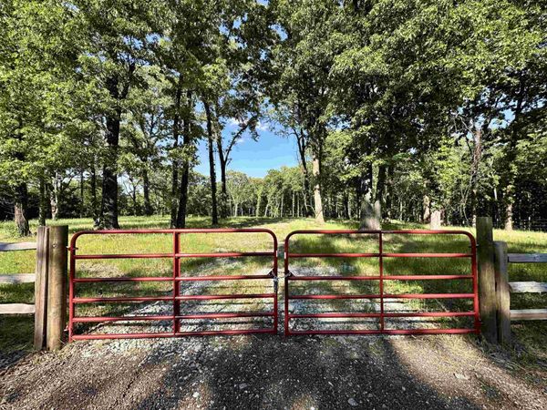 2 DOGWOOD RD, Somerville, TN 38068