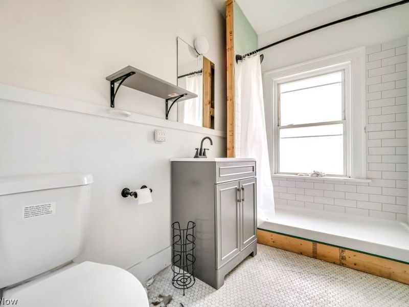 18621 Saint Clair Avenue, Cleveland, OH 44110 Photo 29