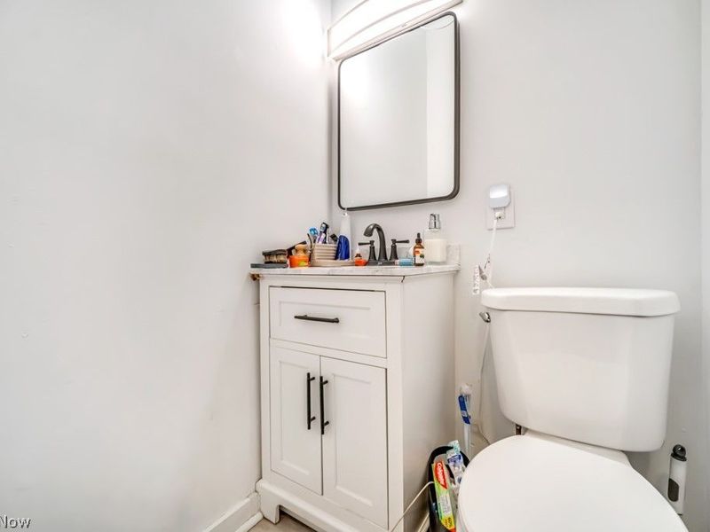 18621 Saint Clair Avenue, Cleveland, OH 44110 Photo 38