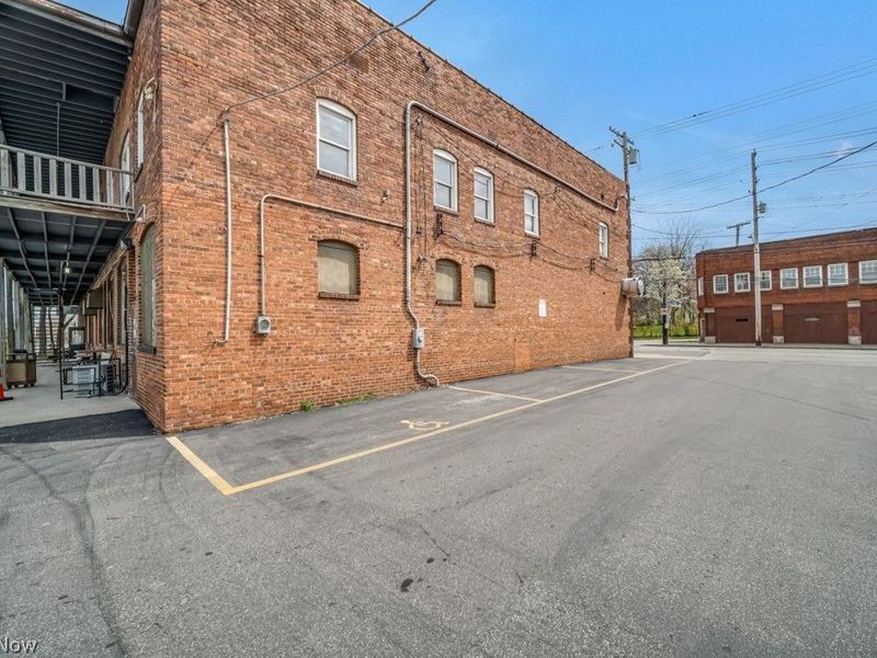 18621 Saint Clair Avenue, Cleveland, OH 44110 Photo 5