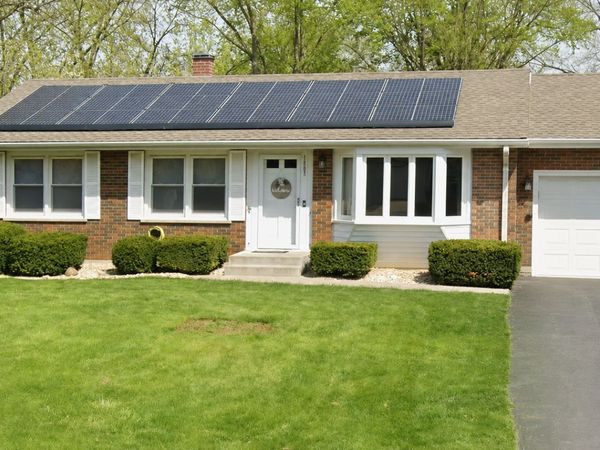 1881 Charles Lane , Aurora, IL 60505