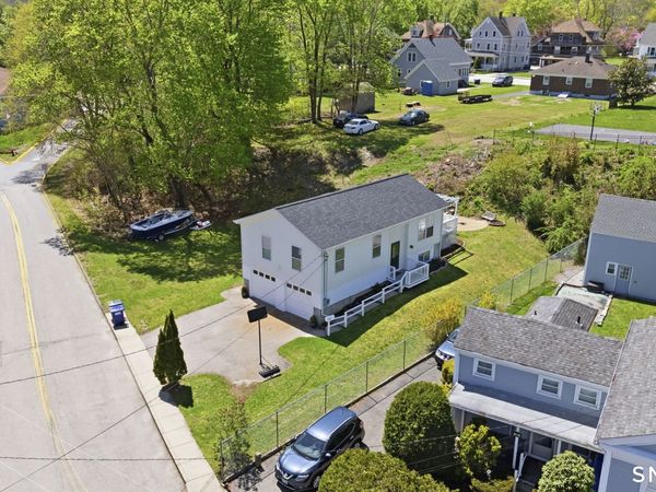 21 Chase, Stonington, CT 06379