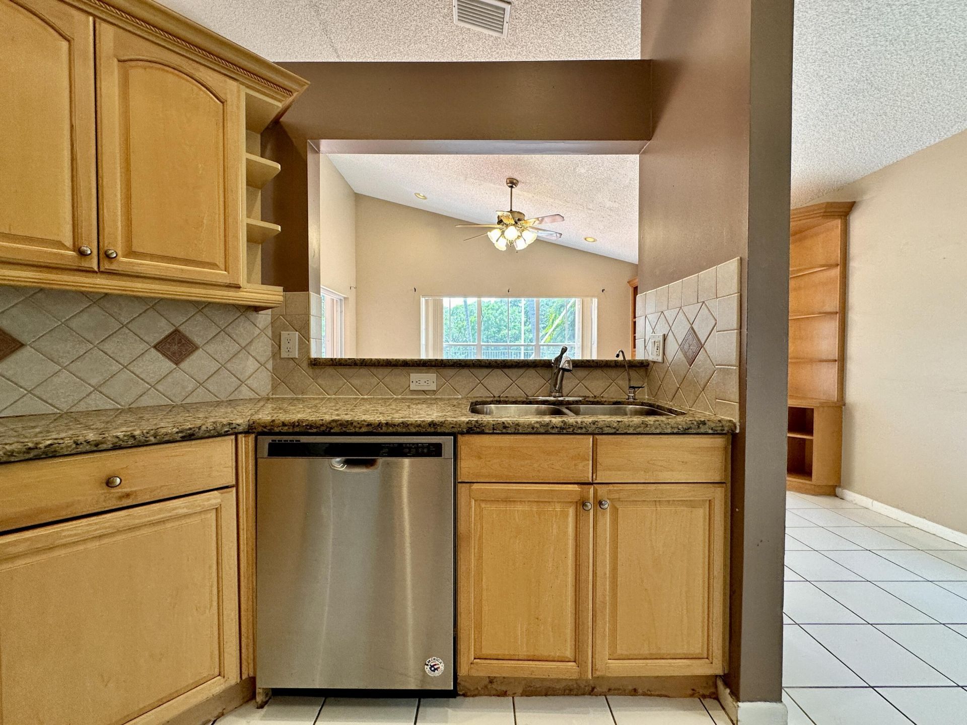 386 Carrington Drive, Weston, FL 33326 Photo