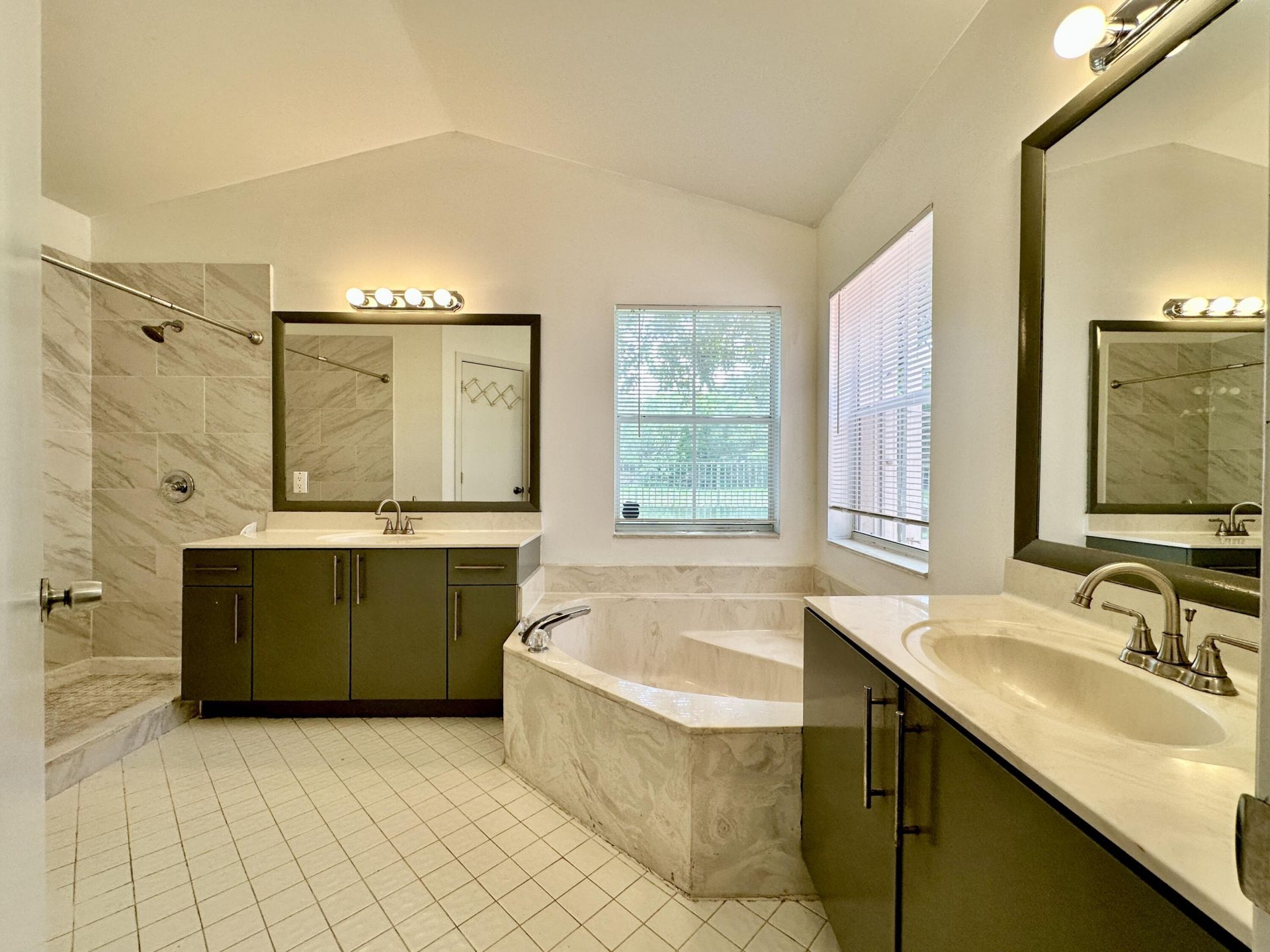 386 Carrington Drive, Weston, FL 33326 Photo