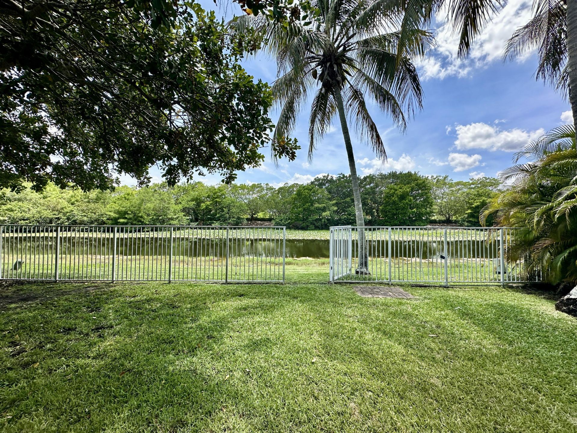 386 Carrington Drive, Weston, FL 33326 Photo