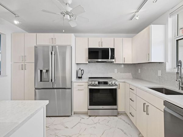 3100 NE 49 Street Street NE, Unit 1110, Fort Lauderdale, FL 33308