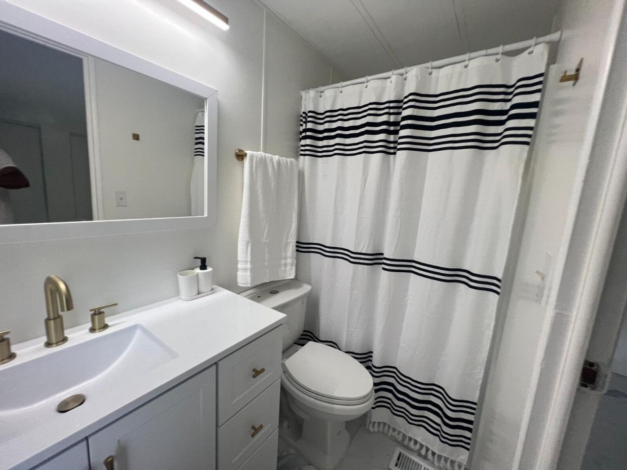 4310 Viola Drive, Unit 812, Greenacres, FL 33463 Photo