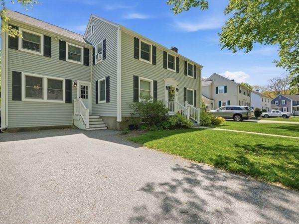 28 Saxon Rd, Worcester, MA 01602