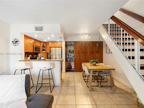 8540 NW 6th Ln , Unit 7-201, Miami, FL 33126