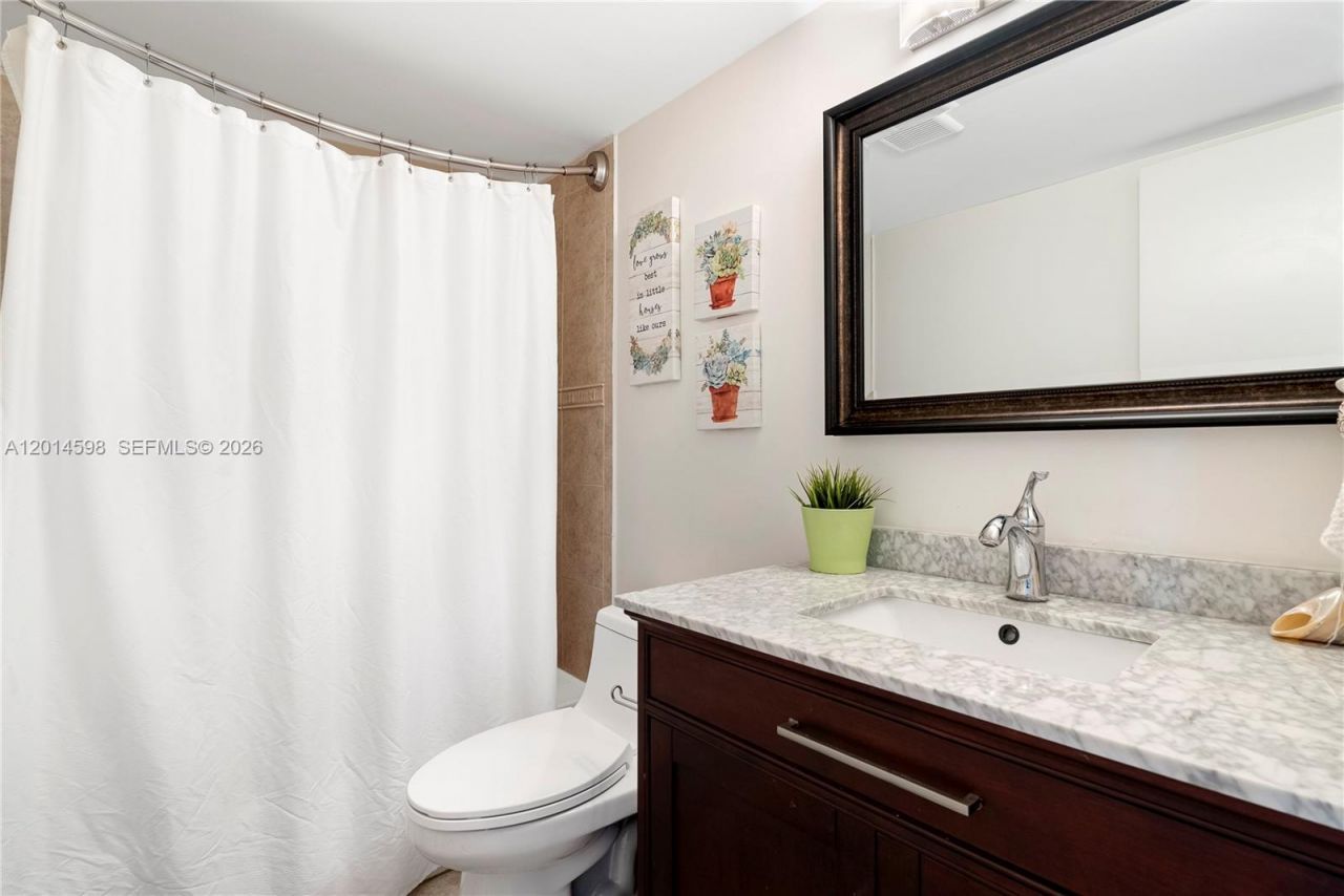8540 NW 6th Ln, Unit 7-201, Miami, FL 33126 Photo