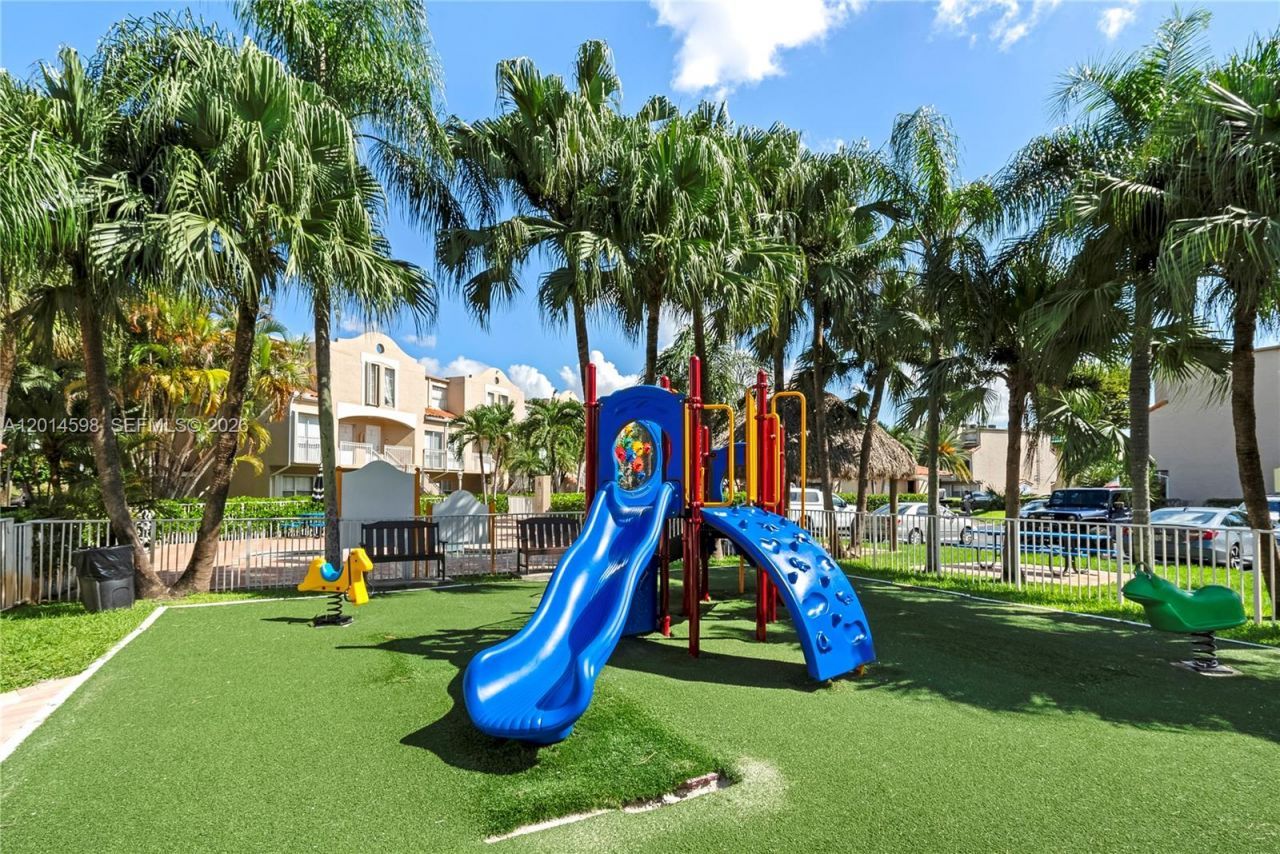 8540 NW 6th Ln, Unit 7-201, Miami, FL 33126 Photo