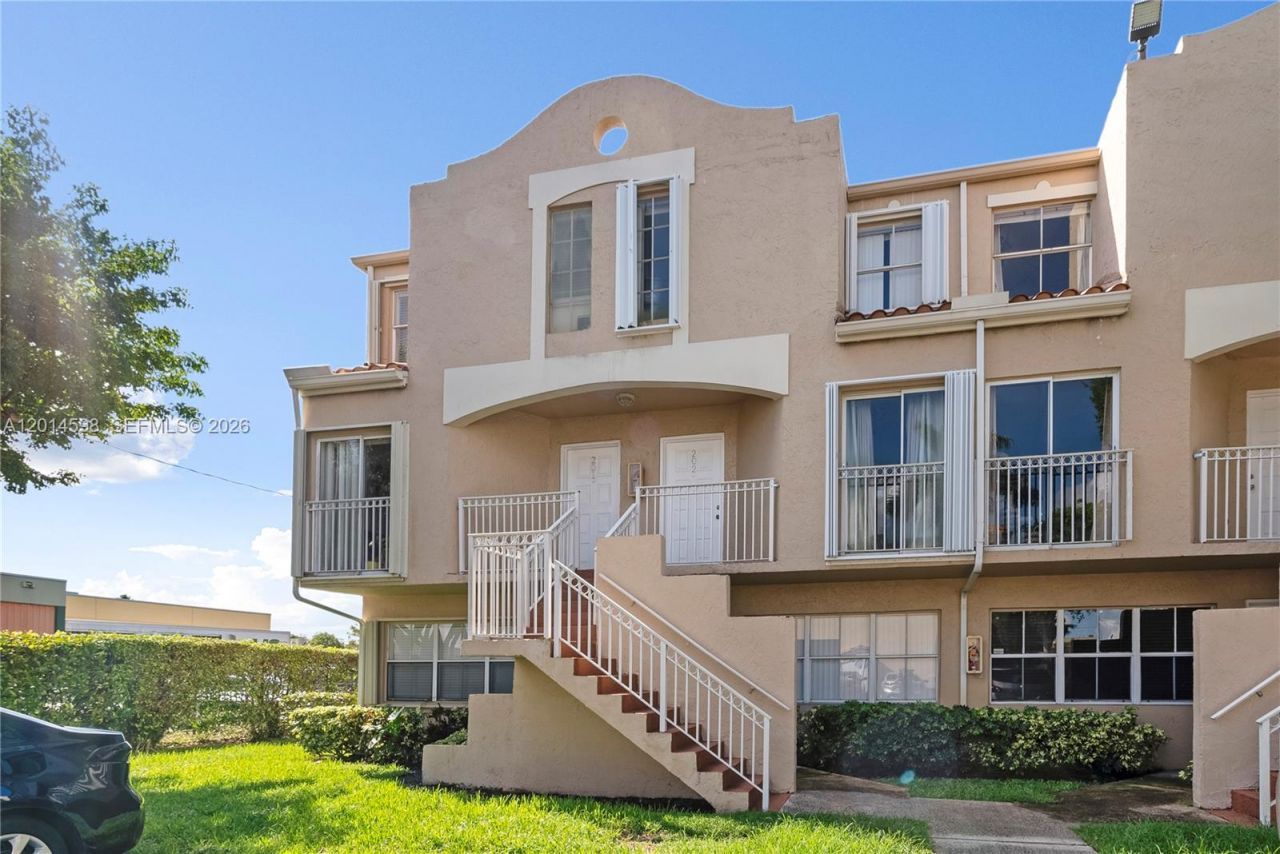 8540 NW 6th Ln, Unit 7-201, Miami, FL 33126 Photo