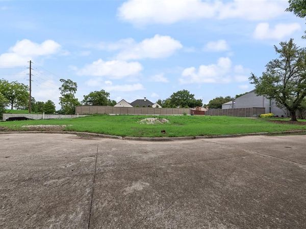 5809 Bent Oak Court , Dallas, TX 75248