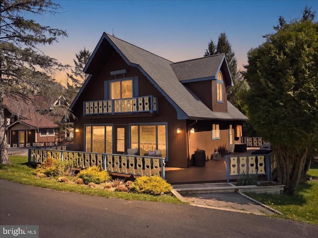 25 FALL PLACE, UNION DALE, PA 18470