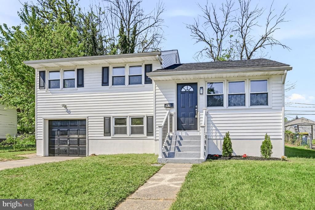 42 Briarcliff Drive, New Castle, DE 19720 Main Photo