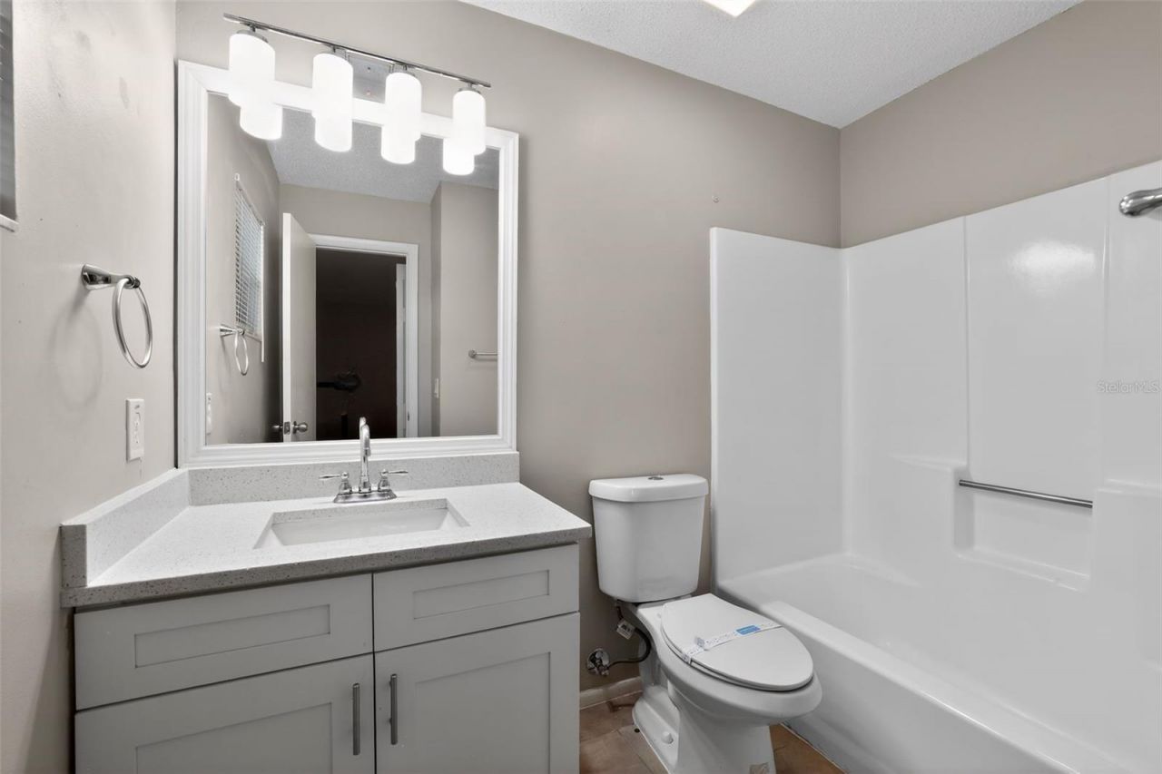 1404 Vinetree Drive , Brandon, FL 33510 Photo