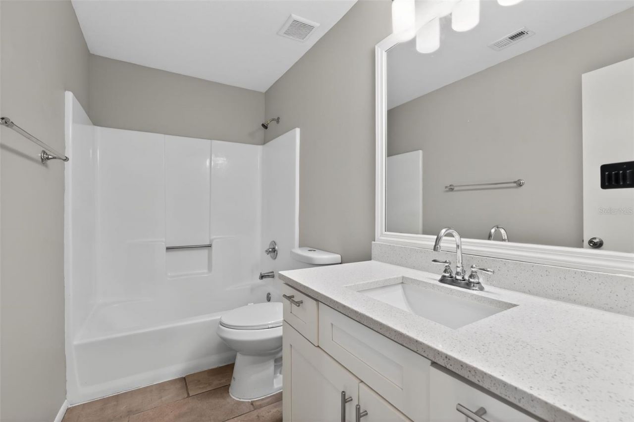 1404 Vinetree Drive , Brandon, FL 33510 Photo