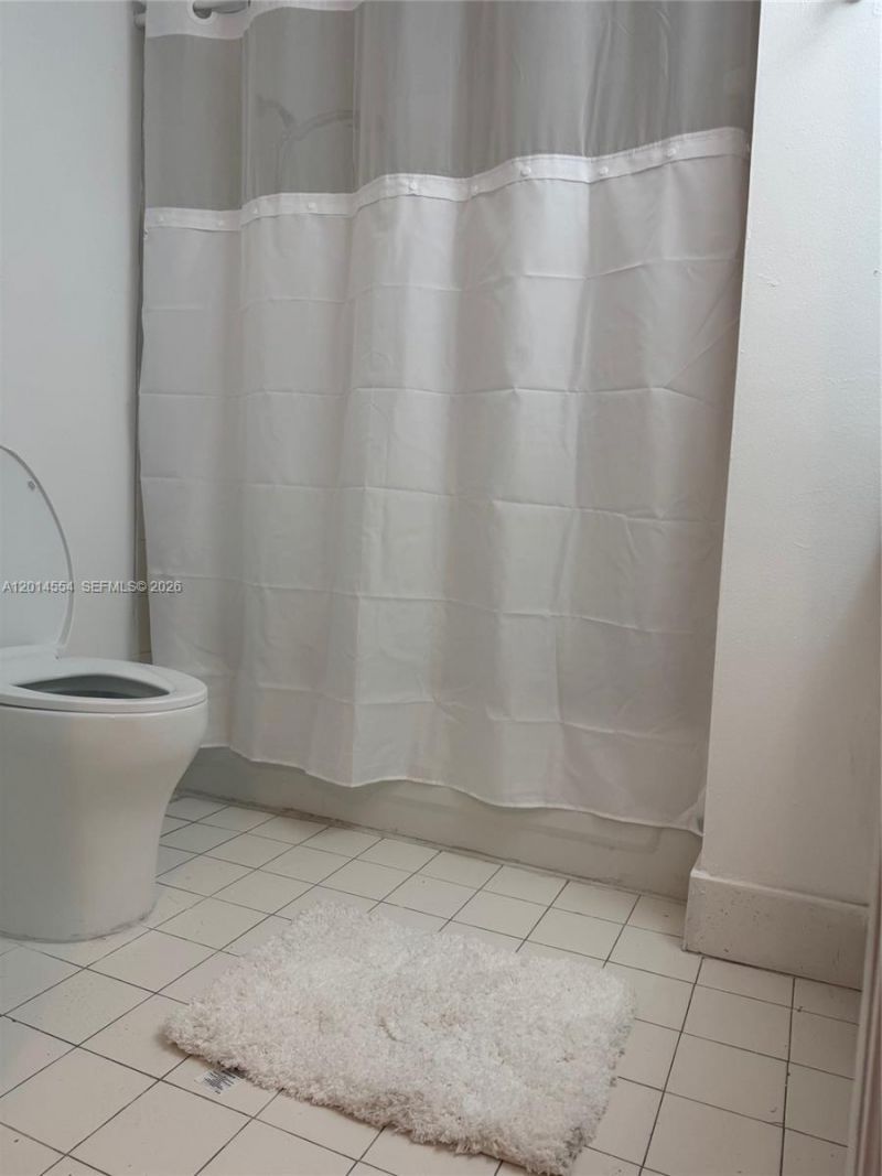 19555 E Country Club Dr , Unit 8507, Aventura, FL 33180 Photo