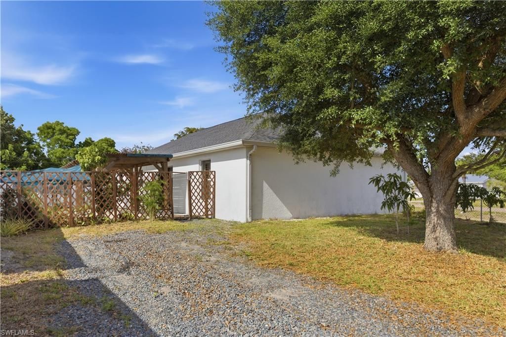 1082 Ridgeway Dr , North Fort Myers, FL 33903 Photo