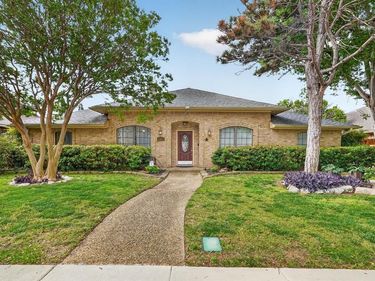 6520 Clearhaven Circle, Dallas, TX 75248
