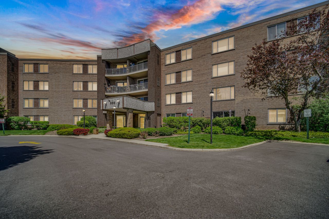 900 E Wilmette Road, Unit 406, Palatine, IL 60074 Main Photo