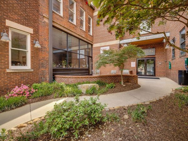 116 Tipton Street, Unit 200, Johnson City, TN 37604