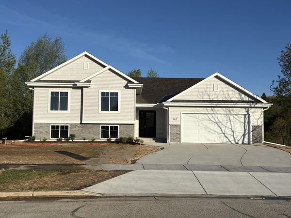 267 Cardinal Dr, Sullivan, WI 53178
